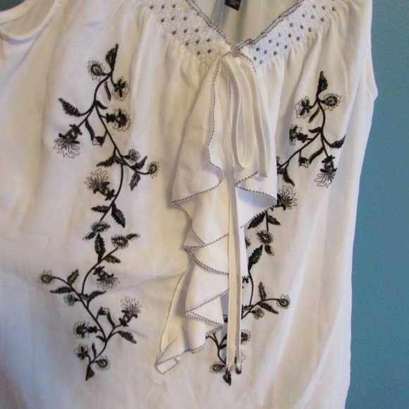 WHBM Embroidered Shell - Picture 5 of 10